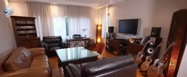 Kimi sade tasarımı tercih eder kimi de gösterişi elden bırakmaz… Ünlü isimlerin göz alıcı ve lüks evlerini görmüş müydünüz? Yasemin Özilhan, Çağla Şikel, Şarkıcı Ege ve daha fazlası…