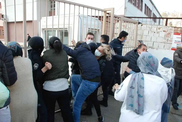 İzmir’de öğrencilere taciz iddiasında yeni gelişme: İdari soruşturma başlatıldı