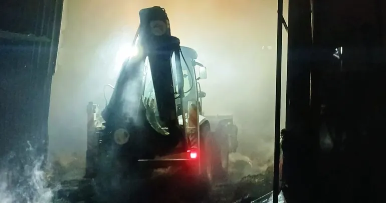 Samanlıkta çıkan yangın korkuttu