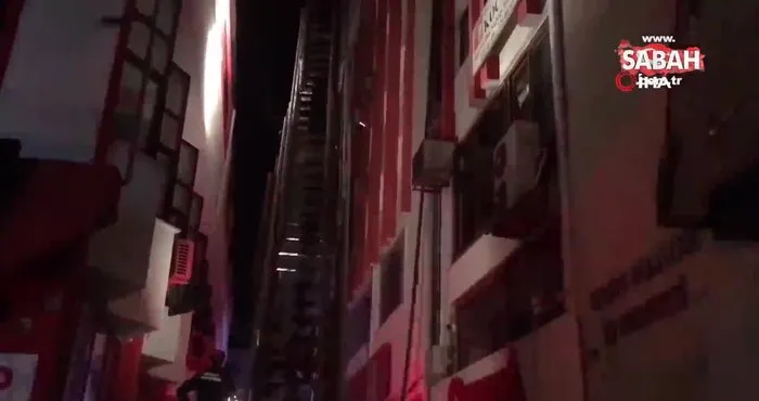 Bursa’da iş hanının çatı katında çıkan yangın korkuttu | Video