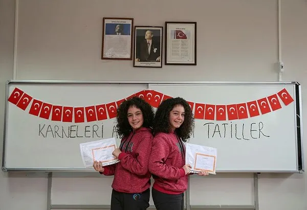 İkizler Okulunda karne sevinci