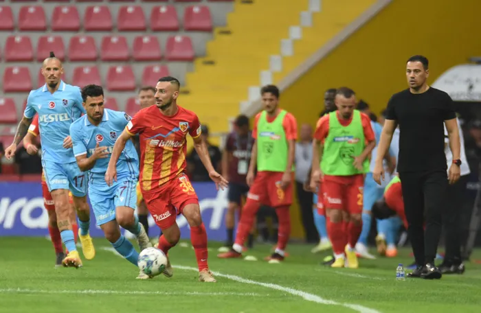 son-dakika-trabzonspor-geriden-geldi-kayseride-harika-donus-1664640528867.jpg