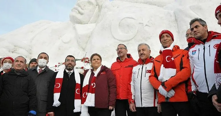 Türkiye, şehitleriyle yürüyor