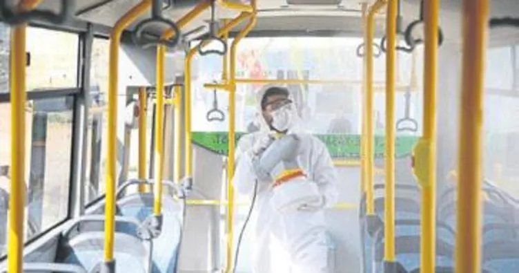 Belediye tüm araçları temizliyor