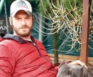 Büyüyünce artist olacağı daha o yaştan belliymiş... Yakışıklı oyuncu Kıvanç Tatlıtuğ altın sarısı saçlarıyla hayran bıraktı!