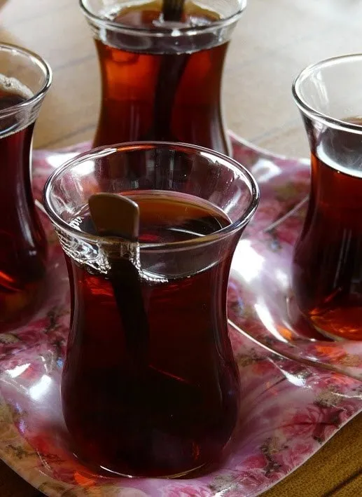 Çayı böyle içiyorsanız dikkat!