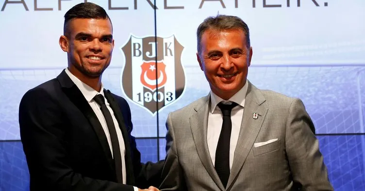Beşiktaş’ın yeni transferi Pepe imzayı attı