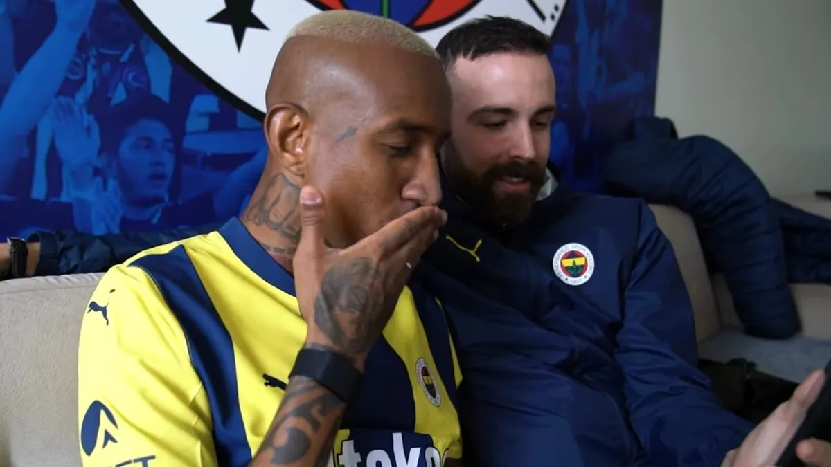 Fenerbahçe'nin yıldızı Talisca, lösemi tedavisi gören Yusuf Berat'ı unutmadı