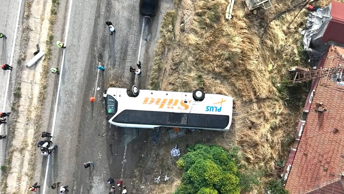 Kırıkkale'deki otobüs kazasında 1 kişi öldü, 40 kişi yaralandı: Feci anlar kameraya böyle yansımış!