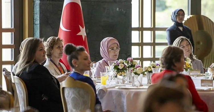 Emine Erdoğan, kadın büyükelçi ve büyükelçi eşleriyle öğle yemeğinde bir araya geldi