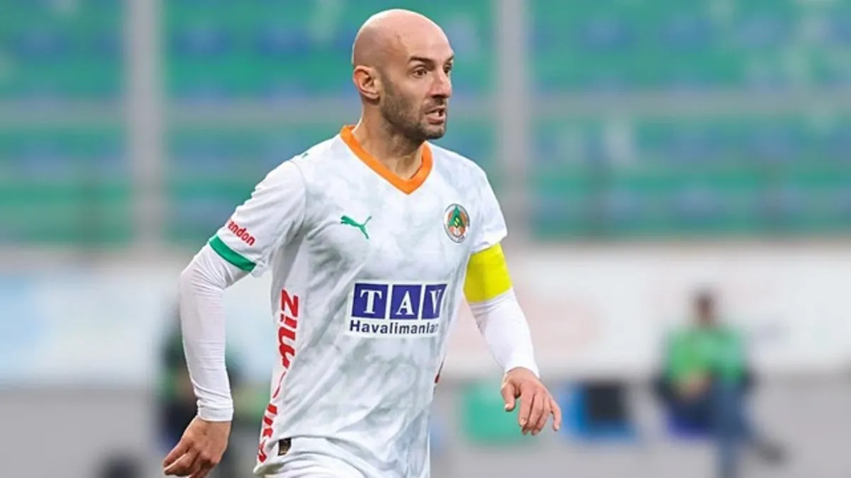 Alanyaspor kaptanı Efecan Karaca ameliyat edildi! Alanyaspor kaptanı Efecan Karaca ameliyat edildi!