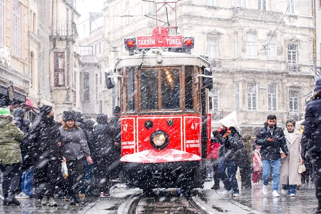 son-dakika-meteorolojiden-51-il-icin-kar-uyarisi-istanbul-ankara-ve-izmir-dahil-beyaz-esaret-ne-zaman-baslayac-1768370011150.jpg (2047×1365)