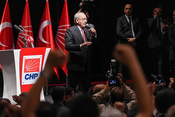 son-dakika-kemal-kilicdaroglundan-ozgur-ozel-cephesine-gonderme-chp-kurultaylarinda-para-olmaz-pul-olmaz-1781012164548.jpg
