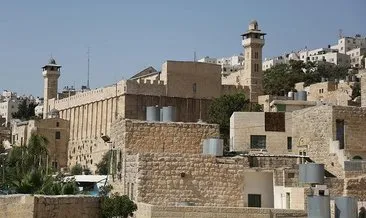 İşgalci İsrail, Batı Şeria’daki İbrahim Camisi’nde ezanı engelledi