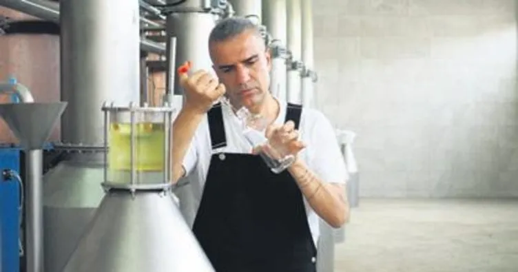 Kral Charles’a gül parfümü gönderdi