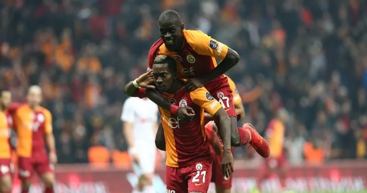 Galatasaray’da iki isim yolcu