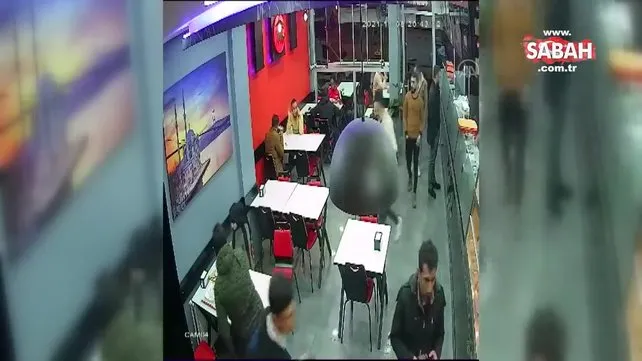 Konya'daki deprem, restoranın güvenlik kamerasına yansıdı | Video