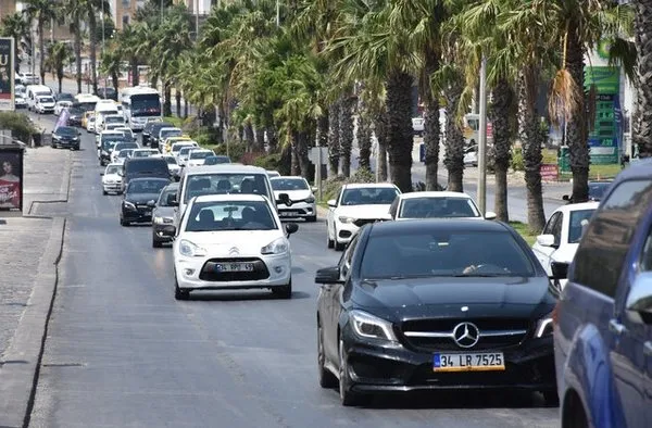 Dönüş trafiği başladı... İşte trafikte son durum