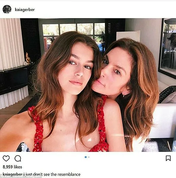 Kaia Gerber annesinin tahtına oturdu!