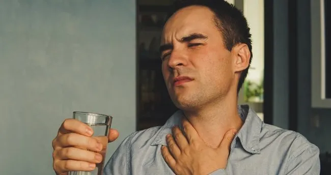 Boğaz Kuruluğuna Ne İyi Gelir? Boğaz Kuruluğu Neden Olur, Nasıl Geçer ve Nemlendirilir?