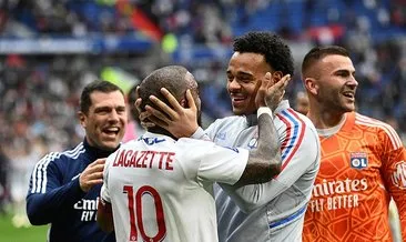 Lyon - Montpellier maçında gol yağmuru! Lacazette ve Wahi çıldırdı...