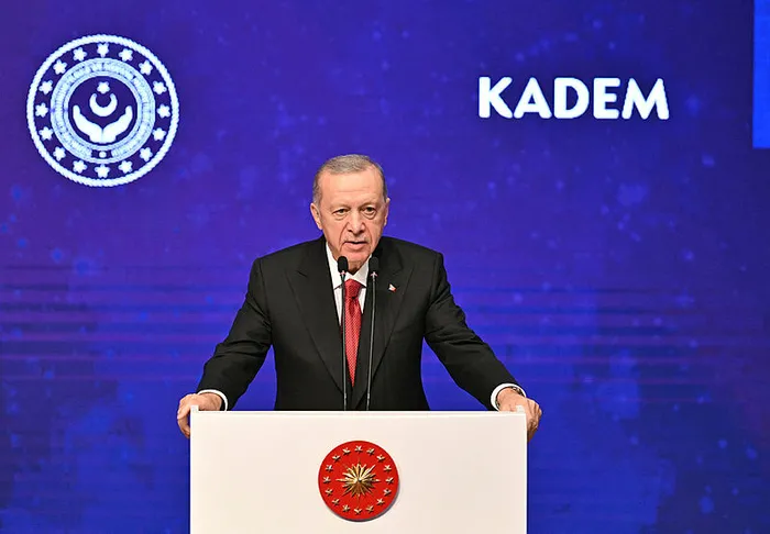 baskan-erdogan-kadinin-dislandigi-sistem-adaletsizdir-1731068106365.jpg