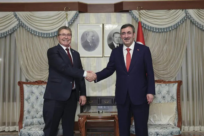 cumhurbaskani-yardimcisi-yilmaz-kktcde-is-birligi-icinde-yolumuza-devam-edecegiz-1770928684641.jpg Cumhurbaşkanı Yardımcısı Yılmaz KKTC'de: