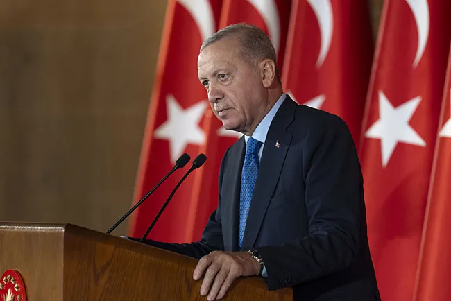 son-dakika-baskan-erdogandan-kabine-toplantisi-sonrasi-onemli-mesajlar-turkiyenin-istikbali-guvence-altindadir-1756141793523.jpeg SON DAKİKA: Başkan Erdoğan: Belediyeleri aile çiftliğine çeviren muhterisler için artık deniz bitmiştir