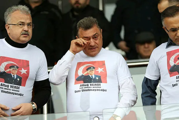 Åehit Emniyet Müdürü AltuÄ Verdi için gözyaÅlarını tutamadı