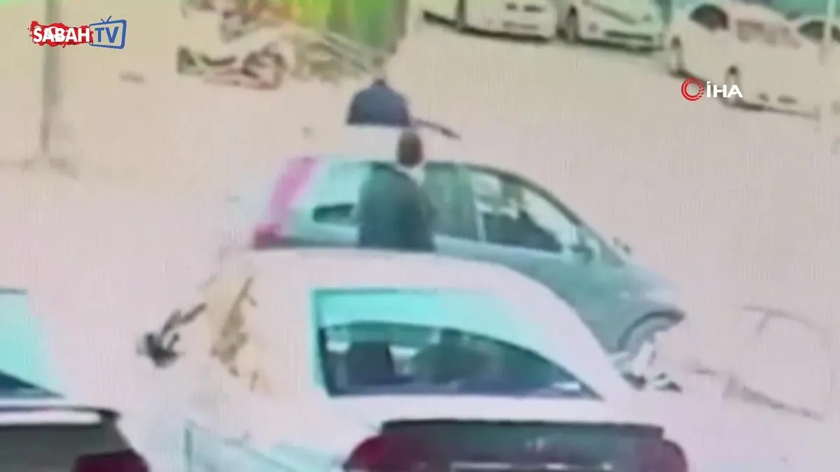 Pompalı tüfekle iş yerine böyle ateş açtı | Video videosunu izle Pompalı tüfekle iş yerine böyle ateş açtı | Video videosunu izle