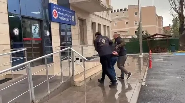 taksici-cinayetinde-yeni-gelisme-evine-giderken-husumetlisini-14-yerinden-bicaklamisti-o-caniye-istenen-ceza-b-1778752238907.jpeg