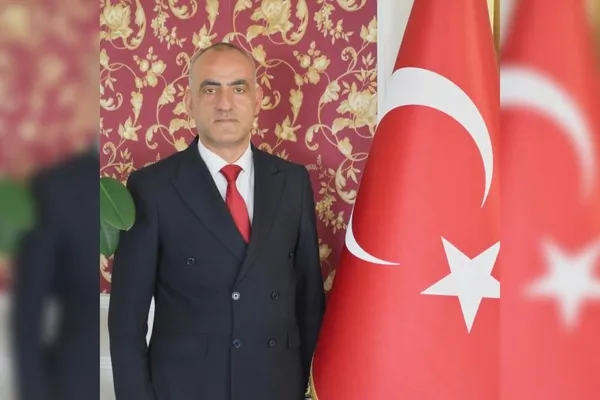 rozetlerini-cumhurbaskani-recep-tayyip-erdogan-takacak-1735904399993.jpg