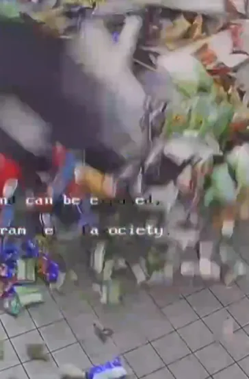 Marketten ATM’yi söküp kaçtılar