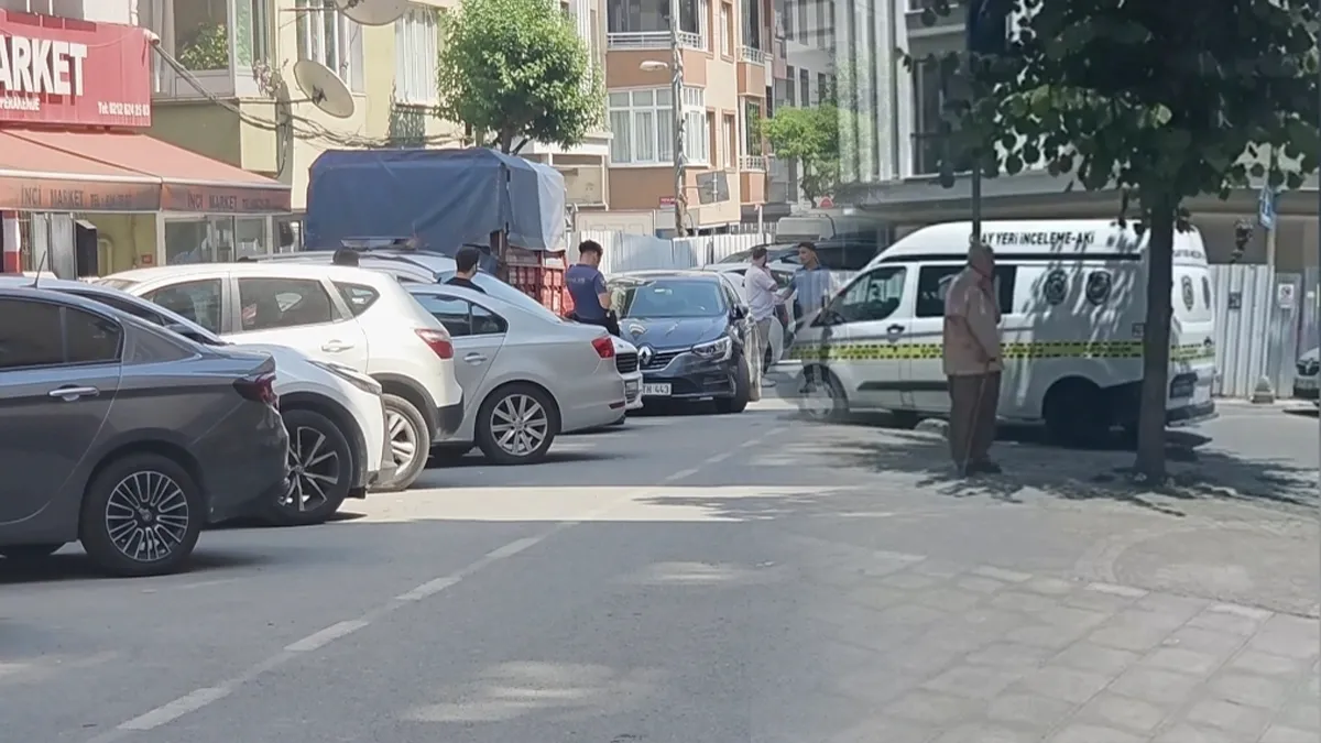 Küçükçekmece’de korkunç olay! Marketi kurşun yağmuruna tuttu: İş yeri sahibi yaralandı! Küçükçekmece’de korkunç olay! Marketi kurşun yağmuruna tuttu: İş yeri sahibi yaralandı!
