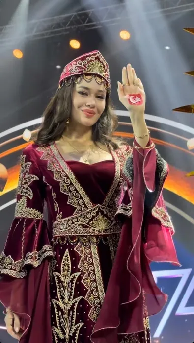 Miss Universe adayı Ceren Arslan ilk 30’a seçilmedi! Demet Akalın’dan tepki: Jüriye gözlük yollayın