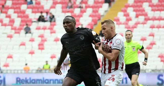 Sivasspor Süper Lig’de 4. beraberliğini aldı! Sivasspor Süper Lig’de 4. beraberliğini aldı!