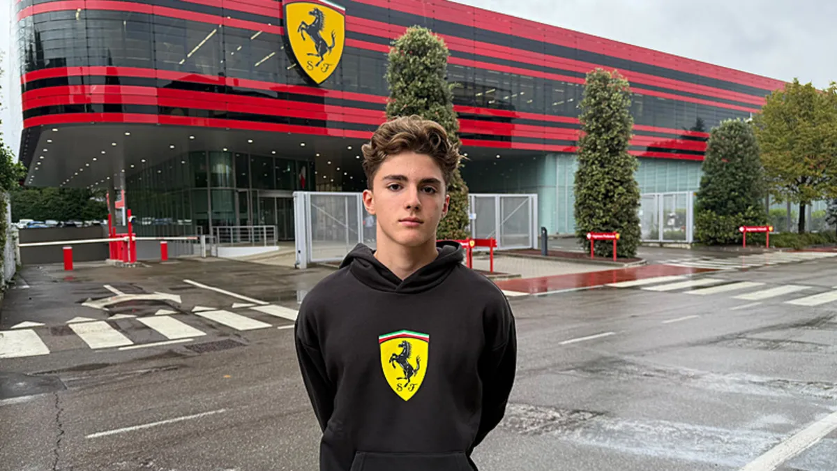 Alp Aksoy'dan Ferrari Sürücü Akademisi'ne tarihi davet