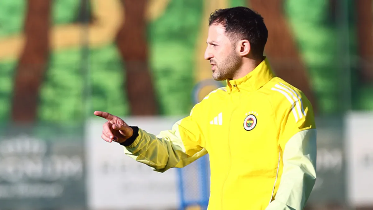 Fenerbahçe'de Sadettin Saran antrenmanı izledi! Fenerbahçe'de Sadettin Saran antrenmanı izledi!