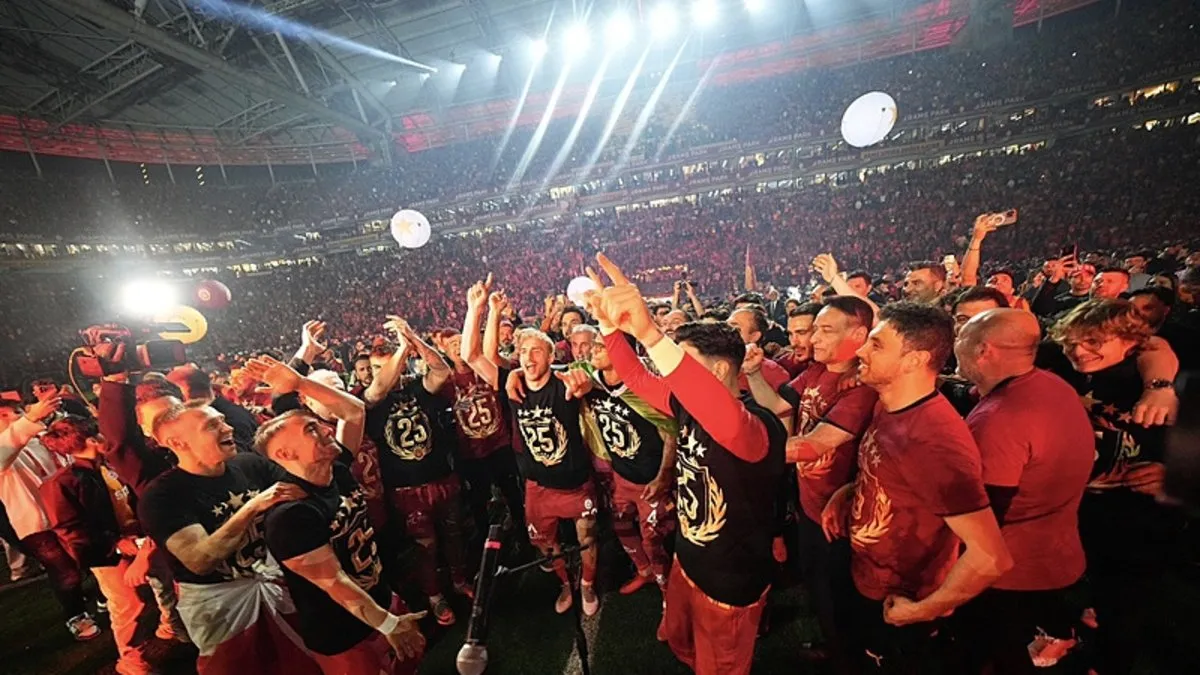Şampiyon Galatasaray, kupasını pazar günü alacak! Şampiyon Galatasaray, kupasını pazar günü alacak!