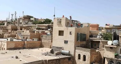 Tarihi Mardin betonarme binalardan kurtarılıyor