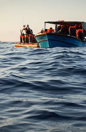 Malezya’da göçmen teknesi sulara gömüldü