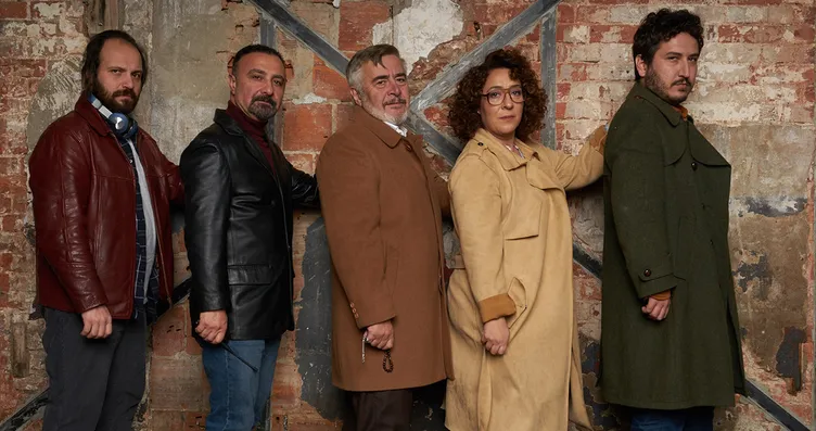 CİNAYET SÜSÜ KONUSU VE OYUNCULARI: Cinayet Süsü...