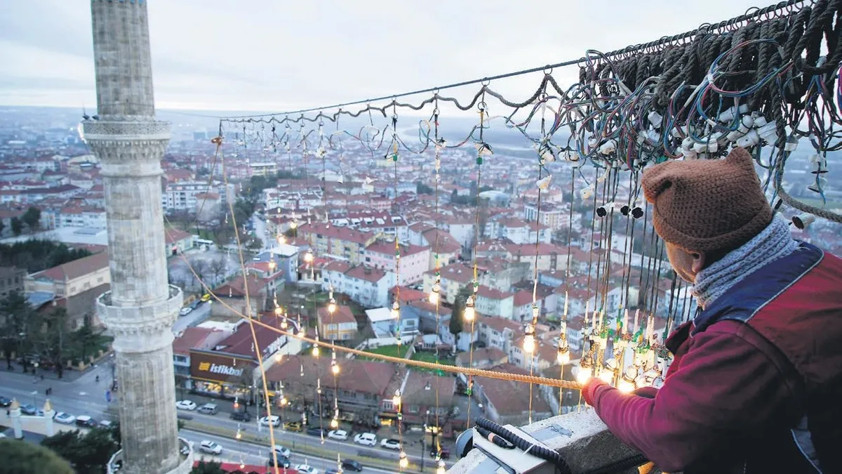 Ramazanın süsü mahyalar asıldı – Yaşam Haberleri Ramazanın süsü mahyalar asıldı – Yaşam Haberleri
