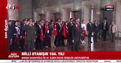 Milli uyanışın 104. yılı! Bakan Kasapoğlu ve 81 ilden gelen gençler Anıtkabir’i ziyaret etti | Video