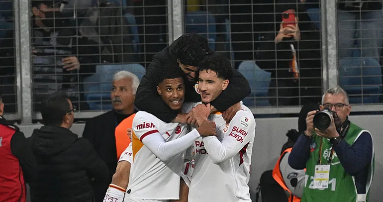 Galatasaray’da cankurtaranlar sahneye çıktı!