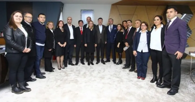 Bayraklı CHP’de deprem