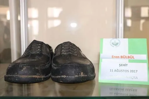 Eren Bülbül'ün 'kara lastikleri' ayakkabı müzesinde!