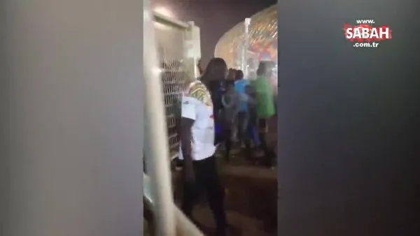 Kamerun'da yarı final maçı öncesinde izdiham: 8 ölü, 50 yaralı! | Video