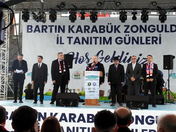 adalet-bakani-tunc-istanbuldaki-bati-karadeniz-tanitim-gunlerine-katildi-22-yildir-turkiyenin-81-vilayetinde-h-1734185667757.jpg