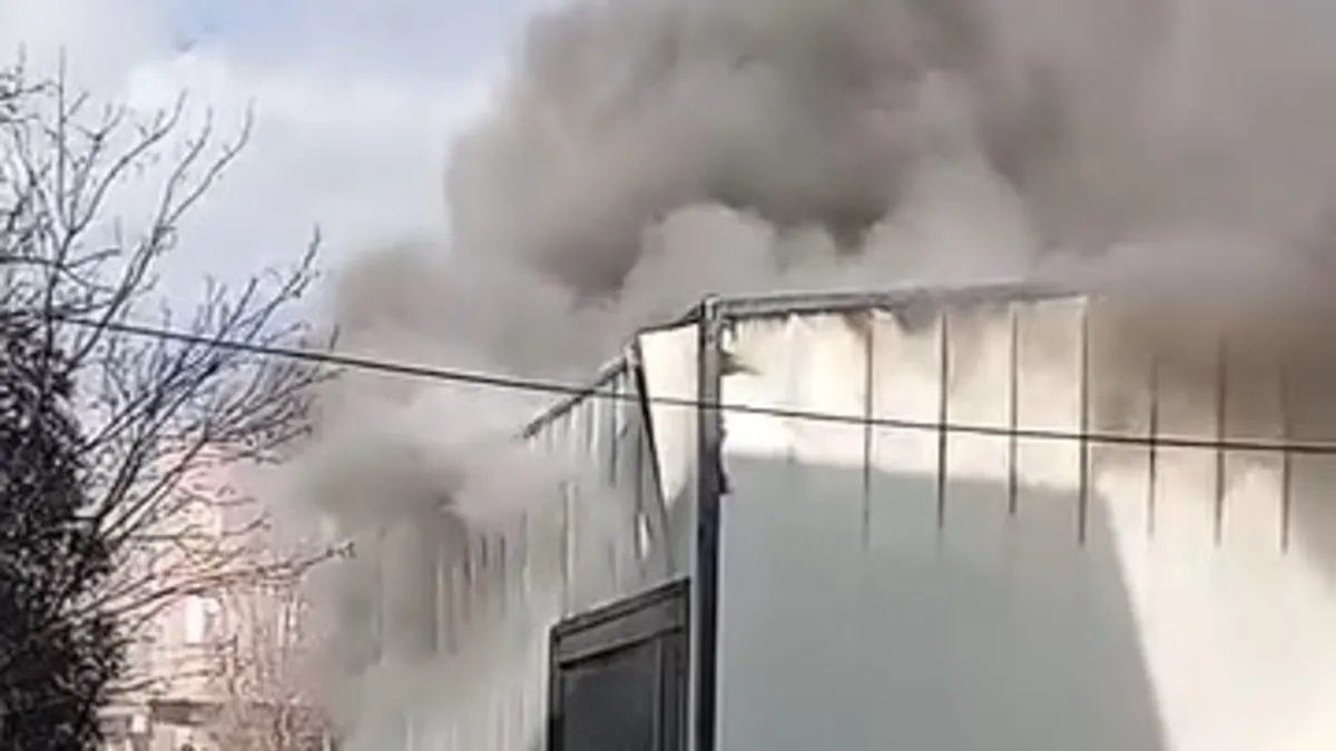 SON DAKİKA | Esenyurt'ta depoda yangın paniği! SON DAKİKA | Esenyurt'ta depoda yangın paniği!